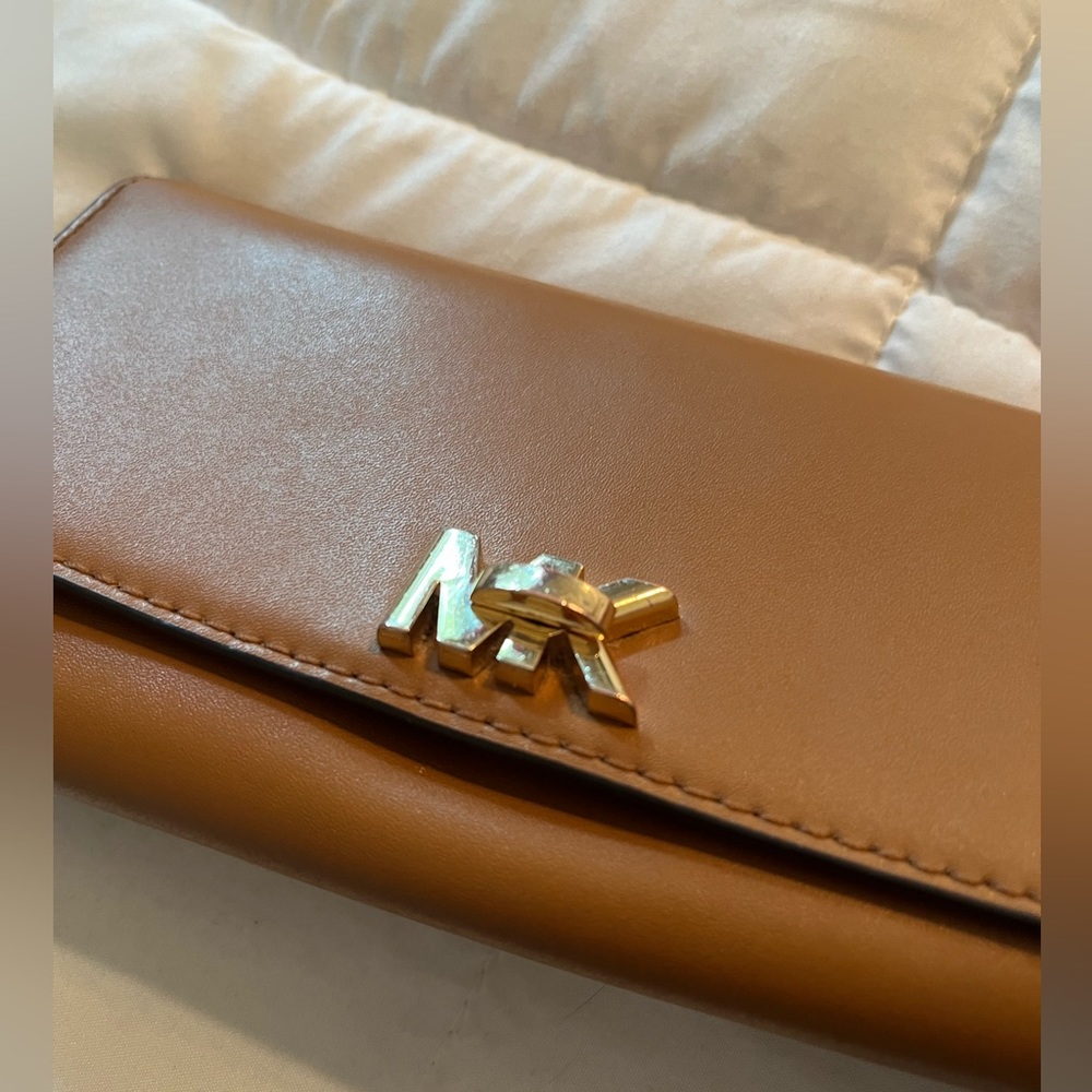Michael Kors Mott Leather Wallet View 2